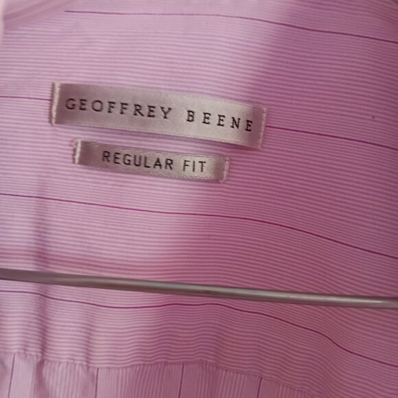 TWO MEN'S GEOFFREY BEENE  BUTTON DOWN SHIRTS - Picture 1 of 9